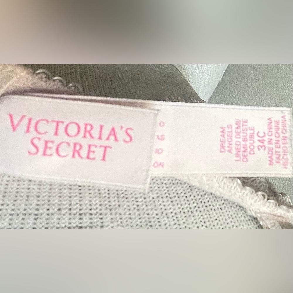 Victoria Secret Bra - Picture 5 of 5